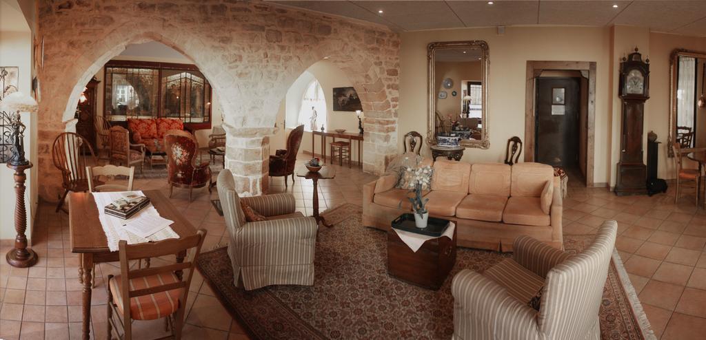 L'ancienne Hotel